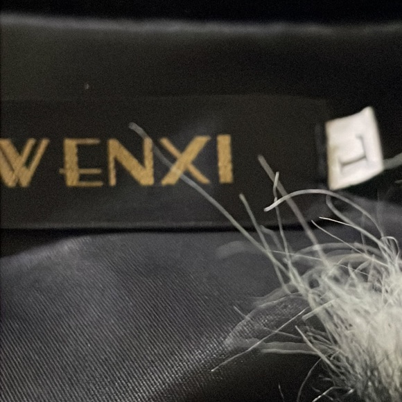 Woman’s Faux Fur Coat with hook loop wire closures that blend in Large Wenxi - Picture 13 of 14